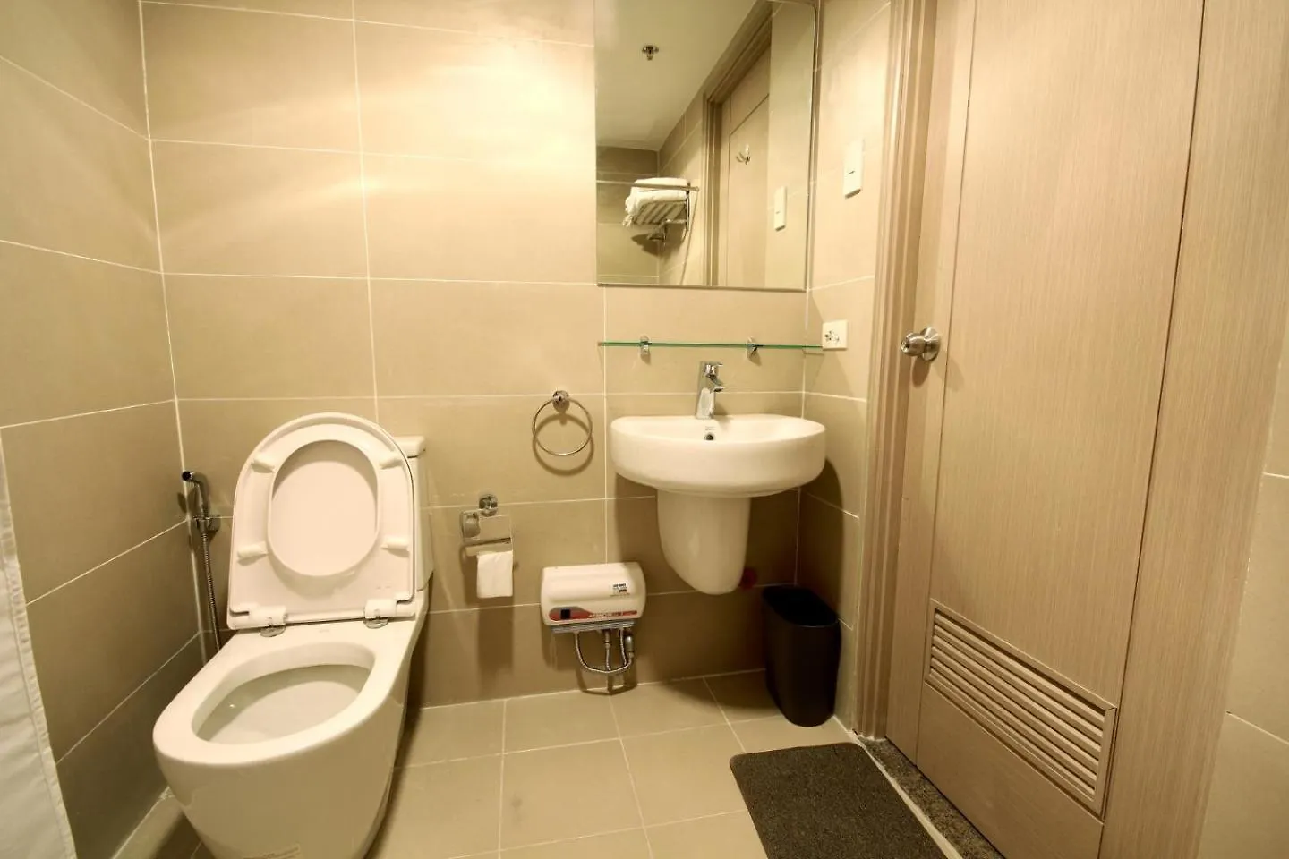 Fully-Furnished Condo Accommodation In Makati Manila Philippines
